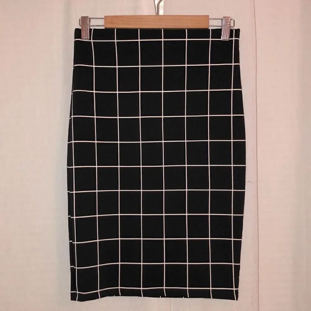 Fashion Nova S Black White Window Plane Plaid Pull On Pencil Skirt